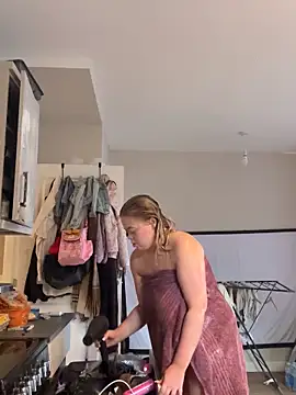 Snapshot of KaylaTrudi chatting on 10-20-25, 08:48 KaylaTrudi online show from 10-20-25, 08:48