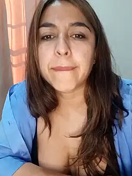 Snapshot of Anro2 chatting on 09-10-25, 01:11 Anro2 online show from 09-10-25, 01:11