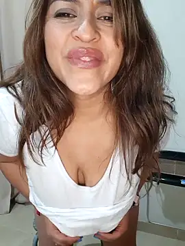 Snapshot of Anro2 chatting on 09-21-25, 04:47 Anro2 online show from 09-21-25, 04:47