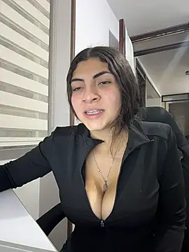 Snapshot of arieel__722 chatting on 11-09-25, 02:10 arieel 722 online show from 11-09-25, 02:10