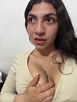 Snapshot of arieel__722 chatting on 11-30-25, 03:32 arieel 722 online show from 11-30-25, 03:32