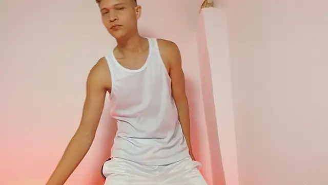 Twinkcock22 online show from 04-25-26, 12:24