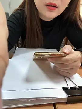 PhuongNhi21 online show from 11-18-25, 01:11