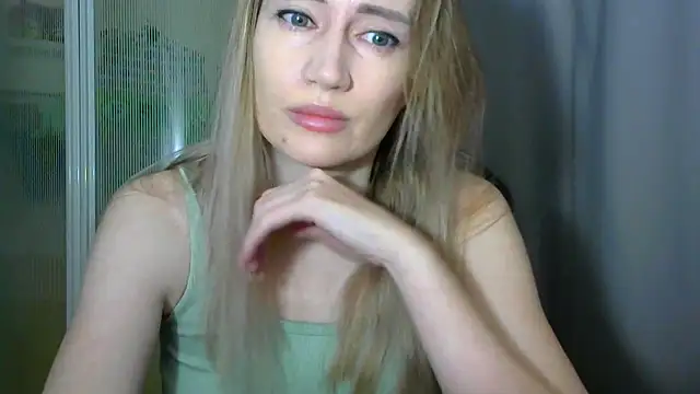 JessFoxxx online show from 01-18-26, 04:05