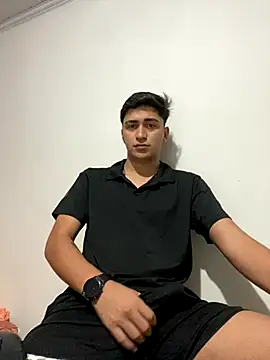 Snapshot of Tavinho067 chatting on 10-31-25, 09:27 Tavinho067 online show from 10-31-25, 09:27