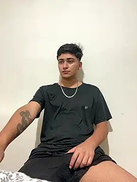 Snapshot of Tavinho067 chatting on 11-10-25, 08:52 Tavinho067 online show from 11-10-25, 08:52