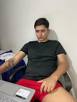 Snapshot of Tavinho067 chatting on 12-21-25, 11:23 Tavinho067 online show from 12-21-25, 11:23