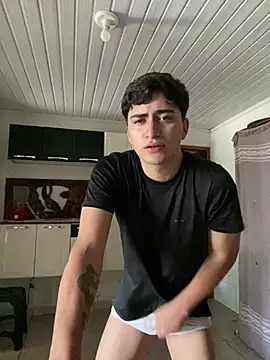 Snapshot of Tavinho067 chatting on 02-11-26, 08:03 Tavinho067 online show from 02-11-26, 08:03