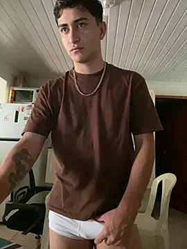 Snapshot of Tavinho067 chatting on 02-25-26, 02:59 Tavinho067 online show from 02-25-26, 02:59