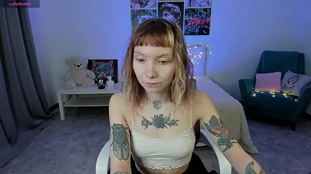 Snapshot of tattoo_art_baby chatting on 09-16-25, 01:28 tattoo art baby online show from 09-16-25, 01:28