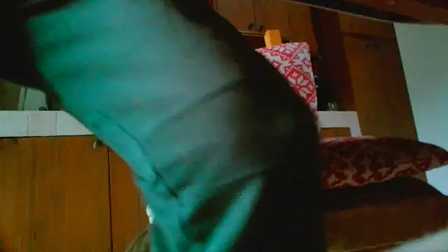 Snapshot of Prince-sexy chatting on 10-19-25, 07:20 Prince-sexy online show from 10-19-25, 07:20