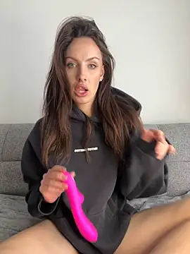 goodgirldevil online show from 06-16-26, 09:45