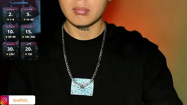 Snapshot of Archie-Davis chatting on 10-18-25, 12:39 Archie-Davis online show from 10-18-25, 12:39