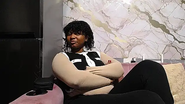 Snapshot of Goddessberry chatting on 06-17-26, 05:54 Goddessberry online show from 06-17-26, 05:54