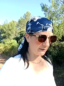 Snapshot of caro252 chatting on 05-23-26, 07:02 caro252 online show from 05-23-26, 07:02