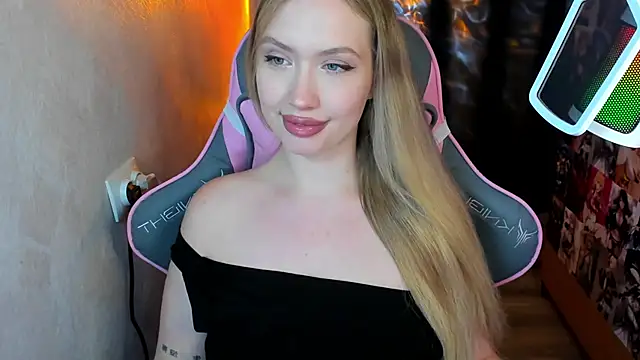 Snapshot of NicoleRiccii chatting on 11-04-25, 02:38 NicoleRiccii online show from 11-04-25, 02:38