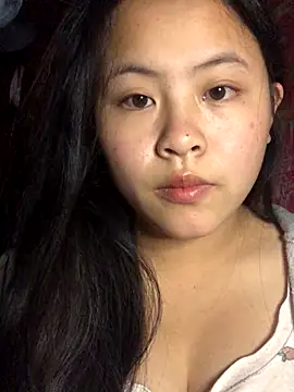 Snapshot of Tiiahpu chatting on 12-13-25, 09:31 Tiiahpu online show from 12-13-25, 09:31