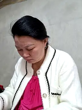 yoowwmr online show from 11-24-25, 01:49