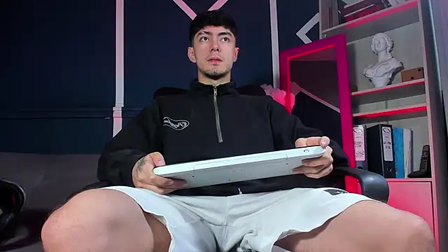 etham wolf  online show from 12-05-25, 11:52