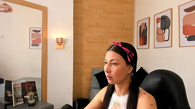 Alexia milf  online show from 10-21-25, 11:22