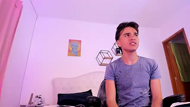 Snapshot of jin_luna chatting on 09-12-25, 12:38 jin luna online show from 09-12-25, 12:38