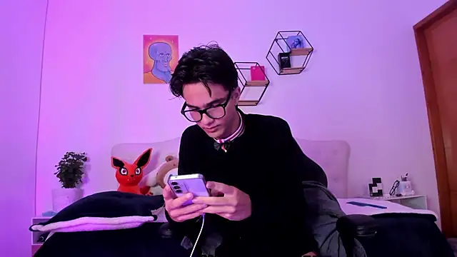 Snapshot of jin_luna chatting on 09-29-25, 11:42 jin luna online show from 09-29-25, 11:42