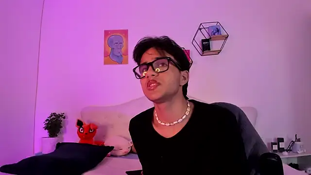 Snapshot of jin_luna chatting on 10-03-25, 12:07 jin luna online show from 10-03-25, 12:07