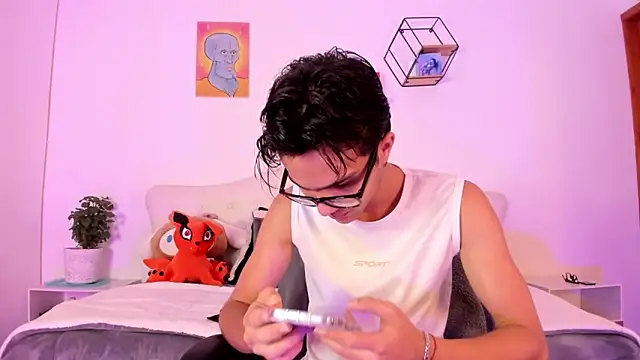 Snapshot of jin_luna chatting on 10-13-25, 12:05 jin luna online show from 10-13-25, 12:05