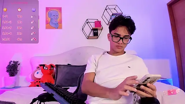 Snapshot of jin_luna chatting on 10-30-25, 12:39 jin luna online show from 10-30-25, 12:39