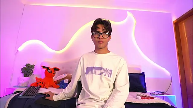 Snapshot of jin_luna chatting on 11-20-25, 12:16 jin luna online show from 11-20-25, 12:16