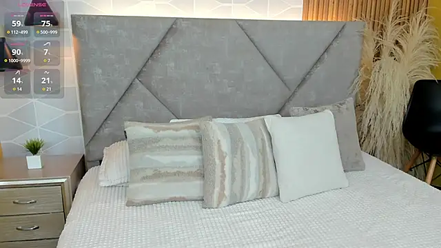 Snapshot of Jade_Whisper chatting on 11-23-25, 01:27 Jade Whisper online show from 11-23-25, 01:27