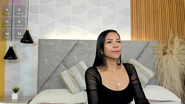 Snapshot of Jade_Whisper chatting on 12-14-25, 01:33 Jade Whisper online show from 12-14-25, 01:33