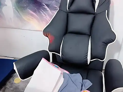 Snapshot of Bino119 chatting on 11-05-25, 01:44 Bino119 online show from 11-05-25, 01:44