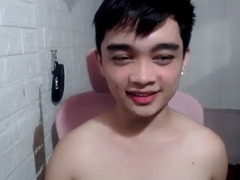 Snapshot of sexysam14 chatting on 05-11-26, 06:05 sexysam14 online show from 05-11-26, 06:05