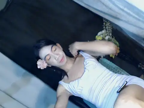 Snapshot of xyourdreamtrans chatting on 09-16-25, 11:22 xyourdreamtrans online show from 09-16-25, 11:22