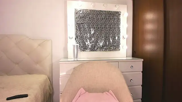 lina quinn online show from 11-04-25, 02:54