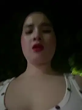 Snapshot of Okleotina chatting on 09-15-25, 02:28 Okleotina online show from 09-15-25, 02:28