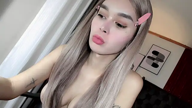 Snapshot of asiansmilexx chatting on 07-11-26, 02:14 asiansmilexx online show from 07-11-26, 02:14