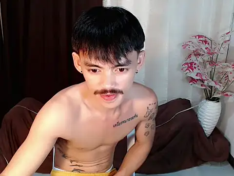 Snapshot of urhunky_boy chatting on 07-28-26, 12:48 urhunky boy online show from 07-28-26, 12:48