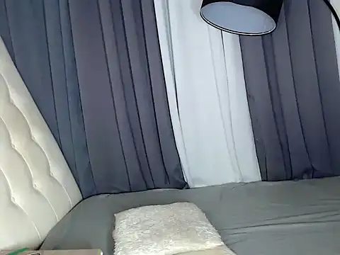 Snapshot of Ava_Blossom chatting on 06-17-26, 11:45 Ava Blossom online show from 06-17-26, 11:45