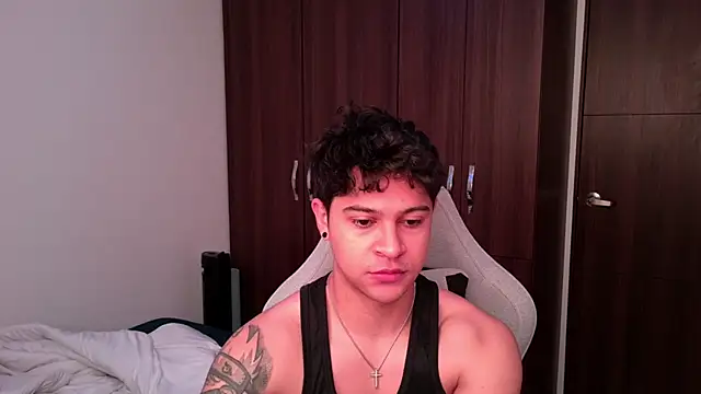 domsantiago  online show from 10-02-25, 02:57