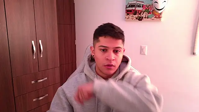 domsantiago  online show from 10-18-25, 04:52