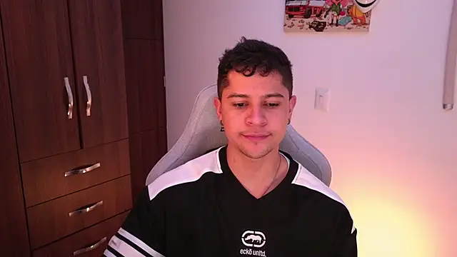 domsantiago  online show from 10-25-25, 01:24