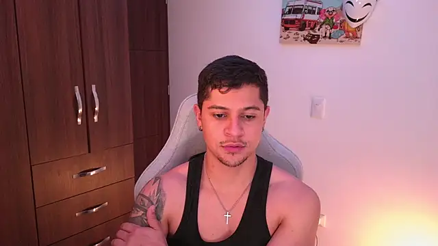 domsantiago  online show from 11-05-25, 02:11