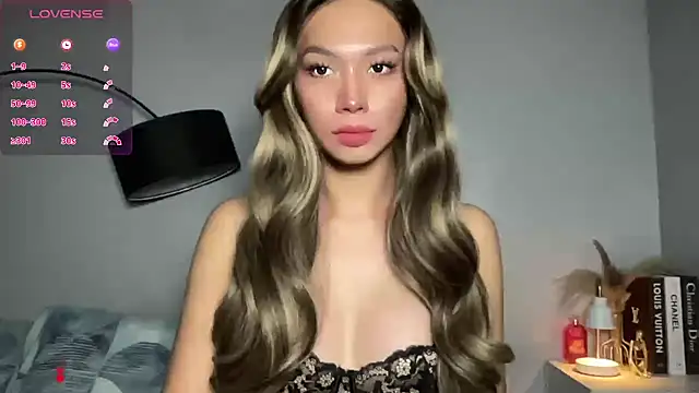 Snapshot of Demi_Maddison chatting on 09-26-25, 04:22 Demi Maddison online show from 09-26-25, 04:22