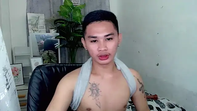 Snapshot of asianhardcock25 chatting on 09-11-25, 10:48 asianhardcock25 online show from 09-11-25, 10:48