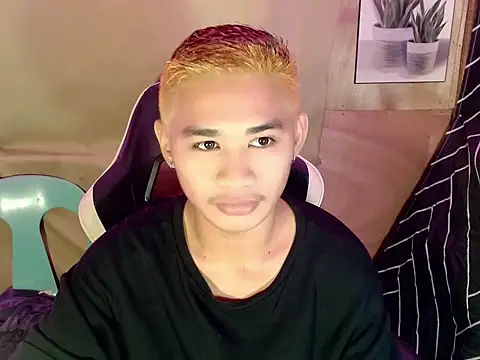 Snapshot of asianhardcock25 chatting on 09-15-25, 01:44 asianhardcock25 online show from 09-15-25, 01:44