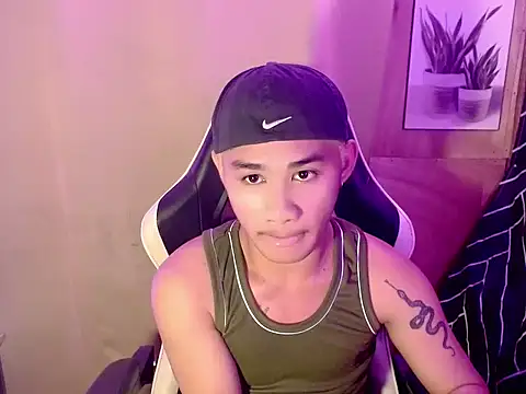 Snapshot of asianhardcock25 chatting on 09-18-25, 04:53 asianhardcock25 online show from 09-18-25, 04:53