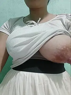 Snapshot of Shiny_Babe chatting on 07-26-26, 07:04 Shiny Babe online show from 07-26-26, 07:04
