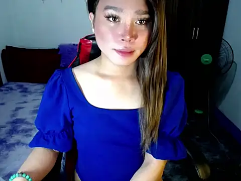 Urassiansweetcummer online show from 11-11-25, 02:00